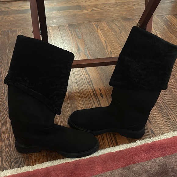 Stuart Weitzman Luiza Chill Fold Over Shearling Boot - Picture 3 of 5